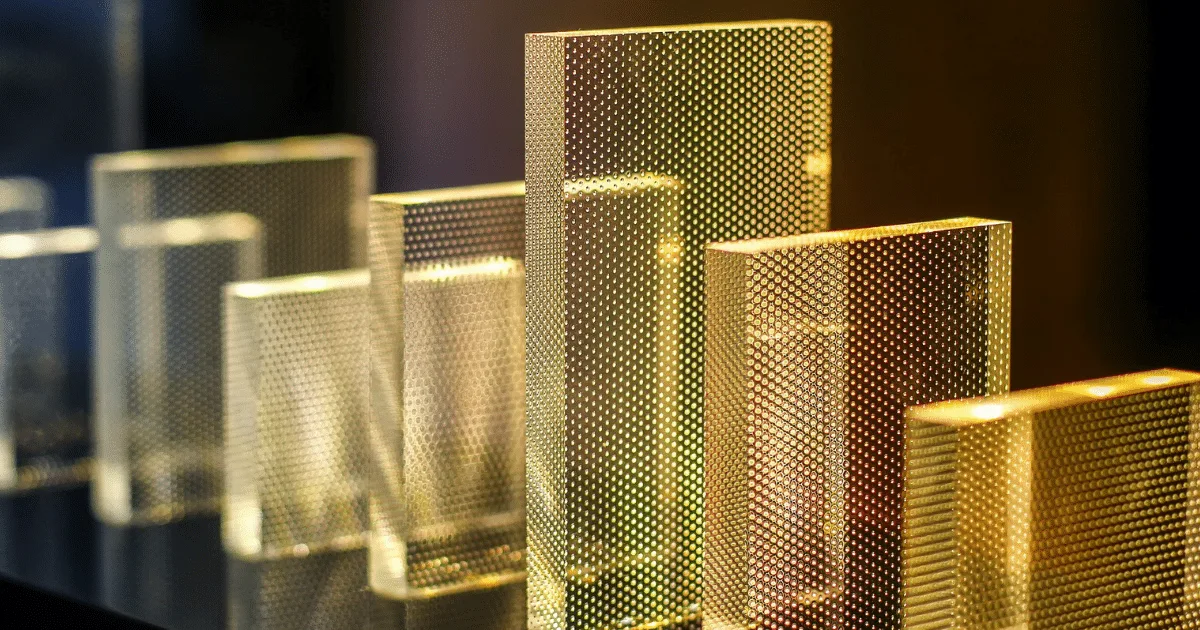 La définition du mot plexiglas