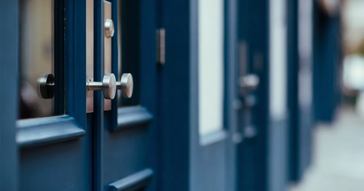 Comment poser une porte ? Explications