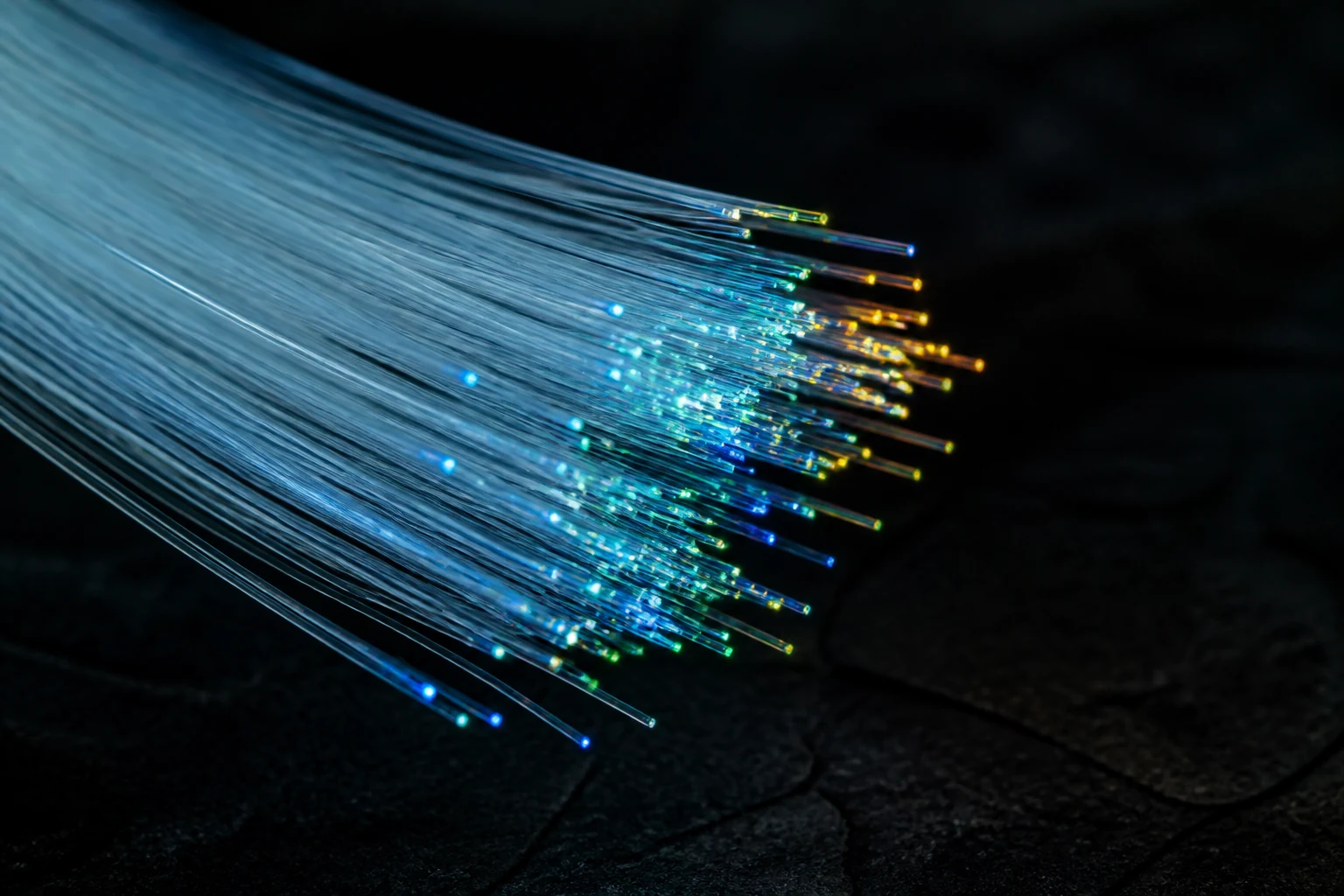 Câble de fibre optique diffusant des points lumineux, illustration de la technologie de transmission par la lumière