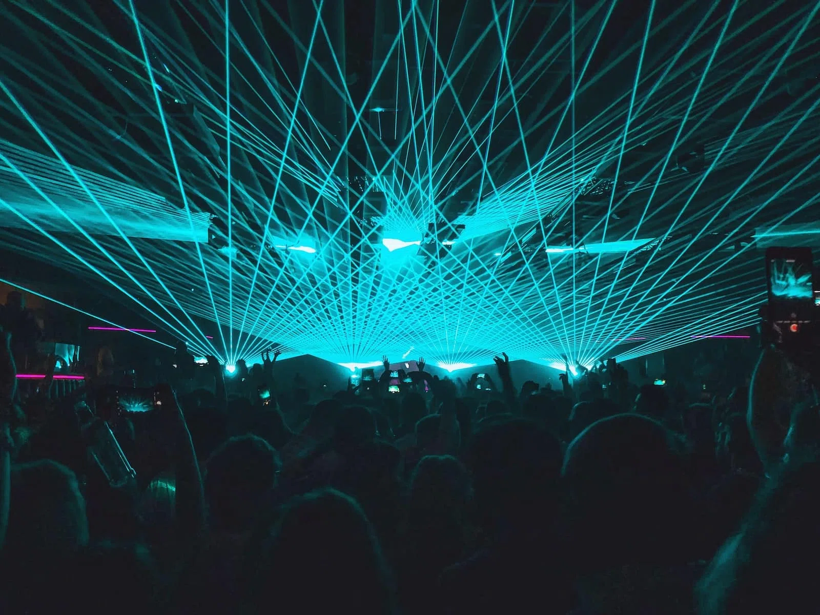 aller en club à Ibiza