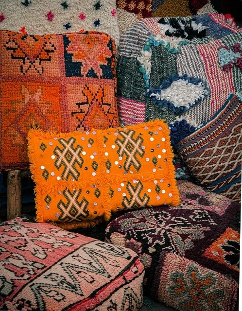 coussins aux couleurs orientales
