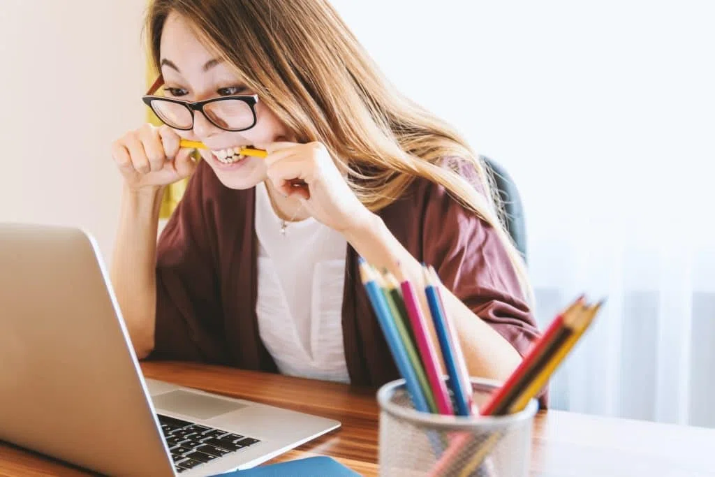 Les défis du distanciel : isolement, distractions et fatigue des écrans