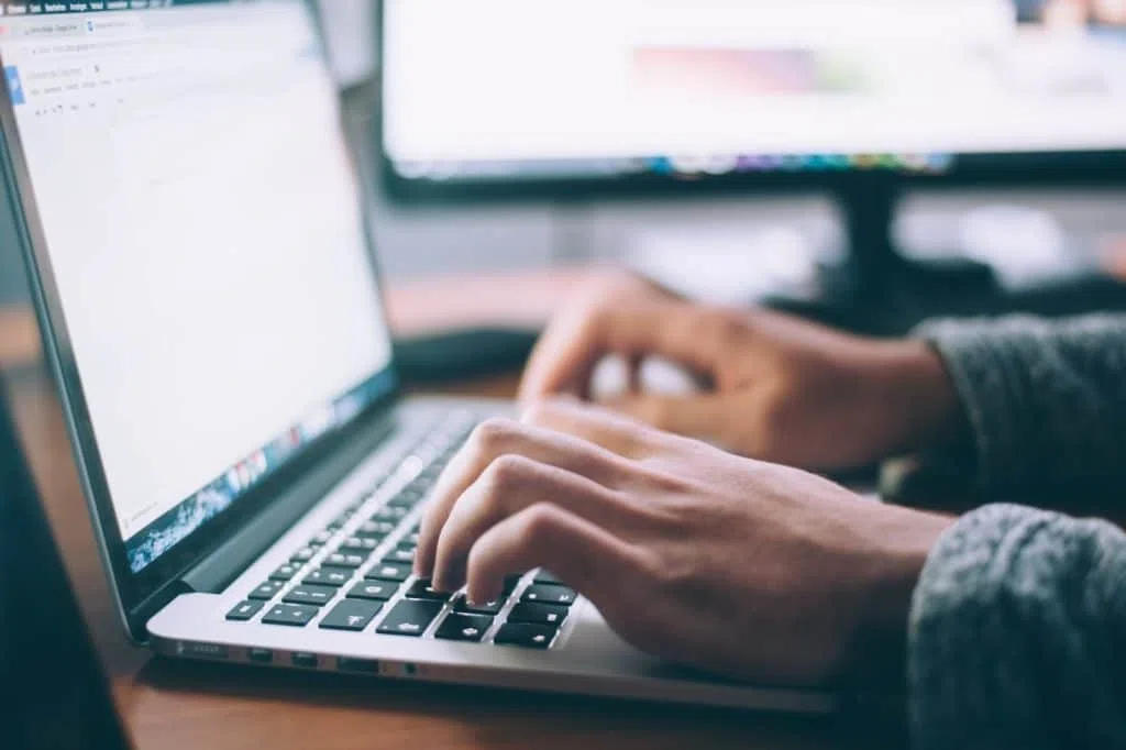 ouvrir un domaine dans un navigateur et la résolution de dns